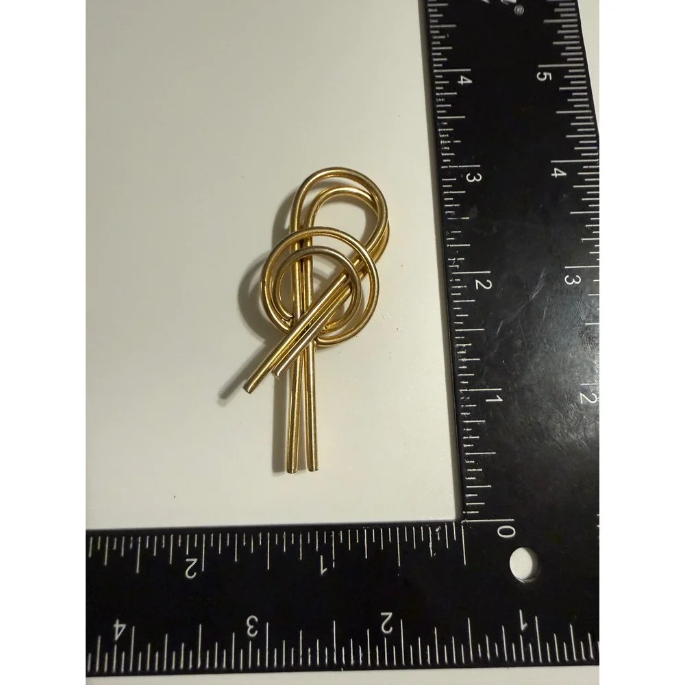 Vintage Sarah Coventry Gold Tone Abstract Geometric Loop Brooch Pin Signed‎